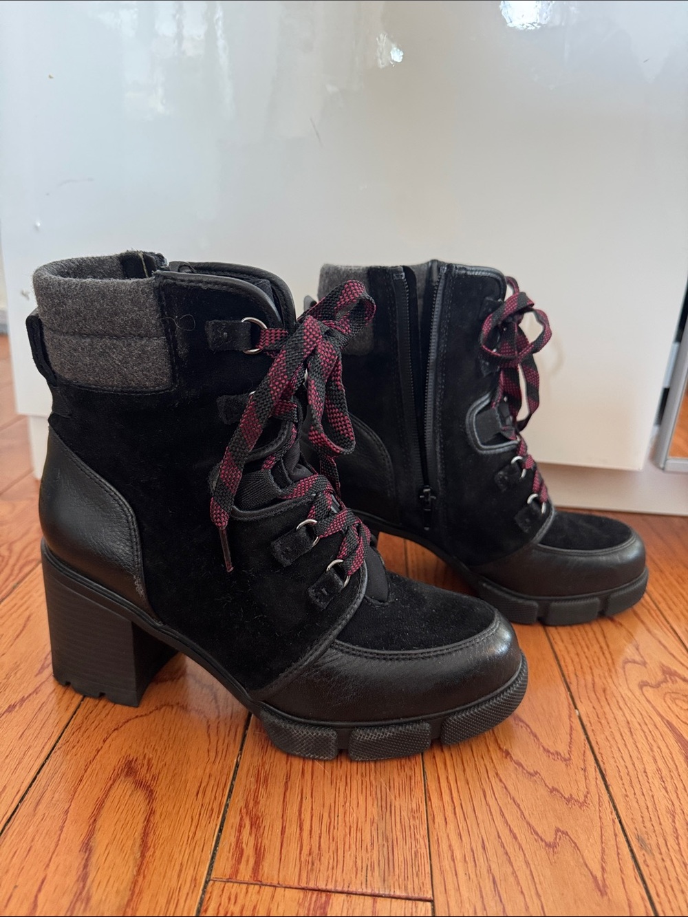 Naturalizer suede Women's Black Lace-Up Chunky Heel Ankle Boots